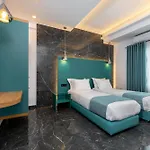 Hotel Deluxe Santorini 3*