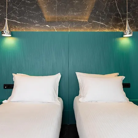 Deluxe Santorini 4* Fíra