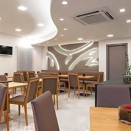 Deluxe Santorini 3* Fira (Santorini)