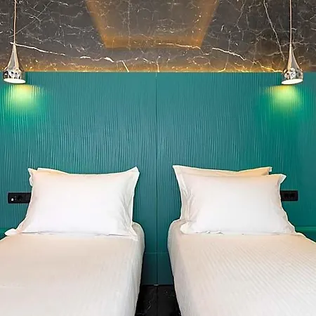 Deluxe Santorini Hotel 3*
