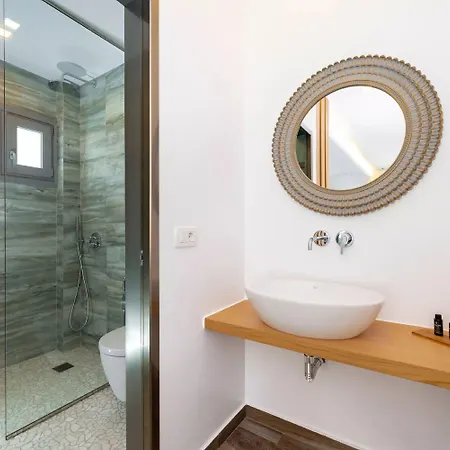 Deluxe Santorini 3*