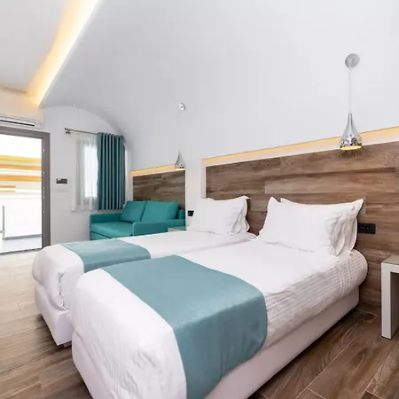 Deluxe Santorini 3*