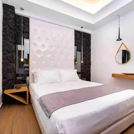 Hotel Deluxe Santorini 3*