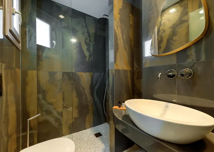 Deluxe Santorini Fira (Santorini)