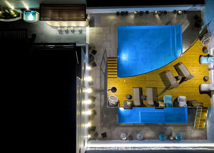 Hotel Deluxe Santorini 3*