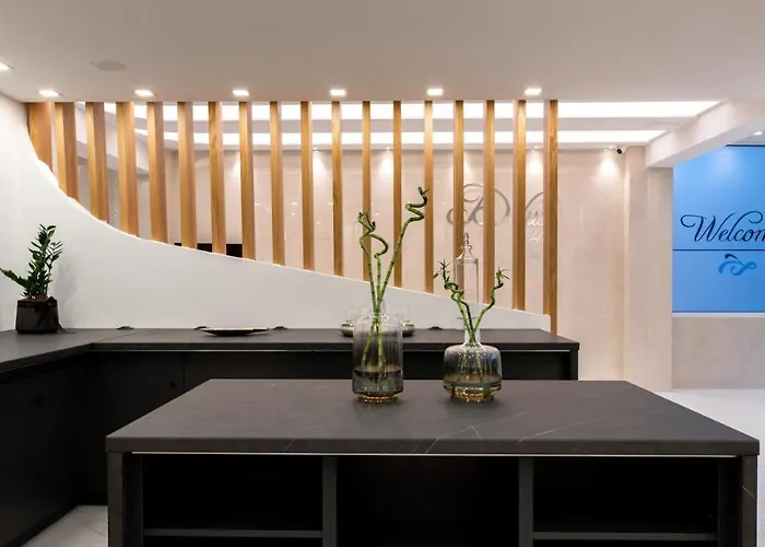 Deluxe Santorini Hotel