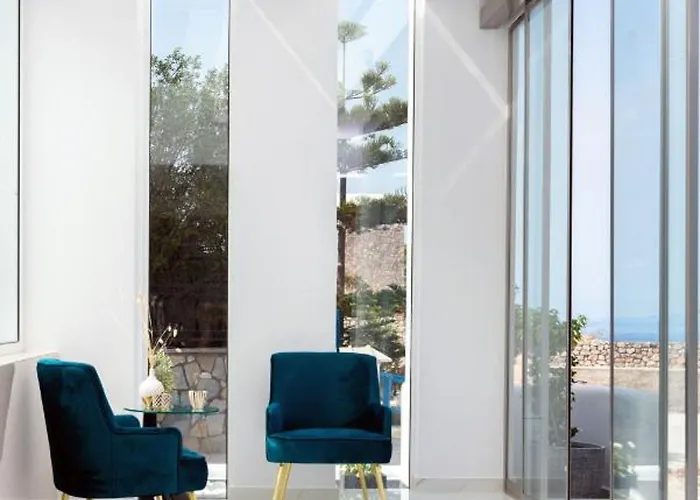 Hotel Deluxe Santorini 3*