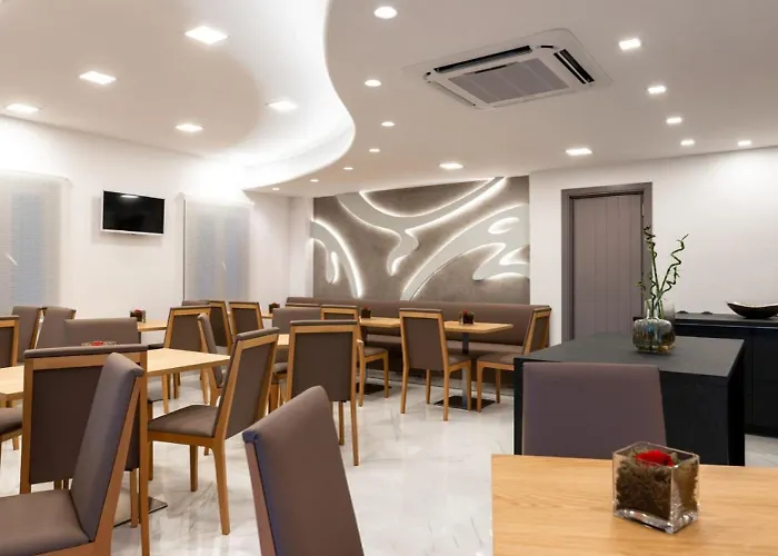 Hotel Deluxe Santorini 3*