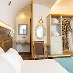 Deluxe Santorini 3*