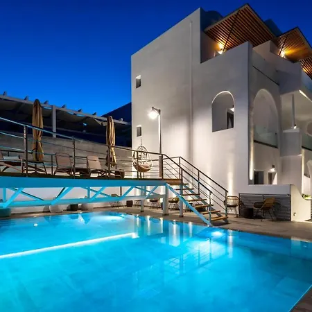 Deluxe Santorini 4* Fira (Santorini)