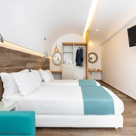 Deluxe Santorini Hotel