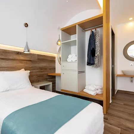 Deluxe Santorini 费拉