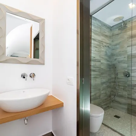 Deluxe Santorini 4*