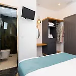 Deluxe Santorini Hotel 3*