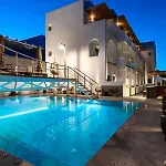 Deluxe Santorini 3*