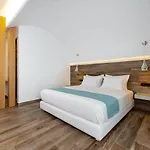 Deluxe Santorini Hotel