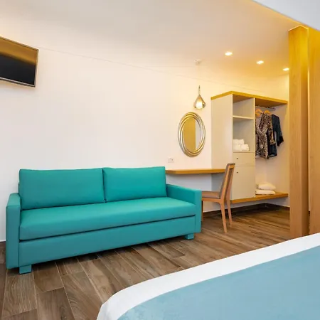Deluxe Santorini 3*