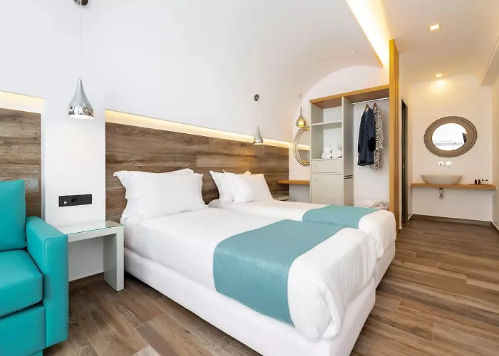 Deluxe Santorini 3* Fira (Santorini)